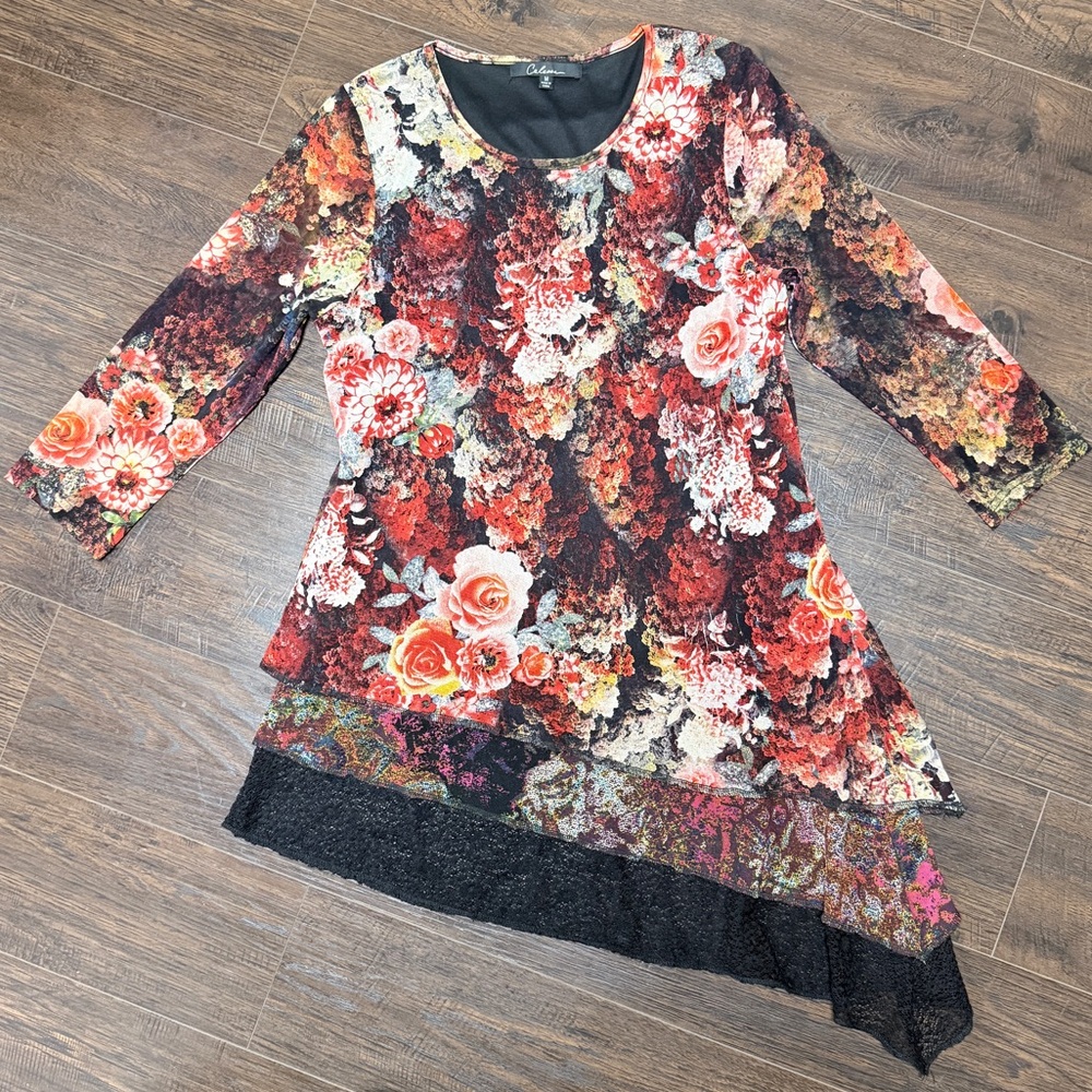 CALEOAR FLORAL ASYMMETRIC LAYERED LACE SHEER TOP